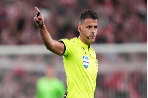 حكم الكلاسيكو.. تميمة حظ لريال مدريد ونحس على برشلونة